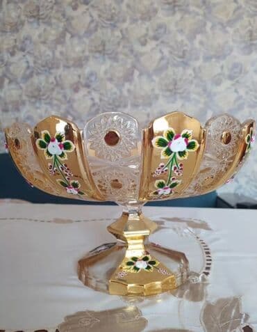 Büllur/qədər kəklikvari ayaqlı meyvə qabı - Material: qalın büllur lalafo.az -da Büllur/qədər kəklikvari ayaqlı meyvə qabı - Material: qalın büllur