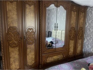 Açılan, 6 qapı Düz dolab, Qarderob, paltar dolabı, Malayziya lalafo.az -da Açılan, 6 qapı Düz dolab, Qarderob, paltar dolabı, Malayziya