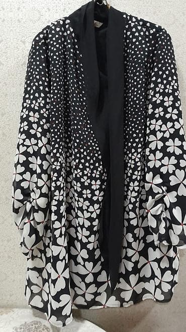 Qadın üçün şifon kimono/kardigan - Rəng: qara fon üzərində ağ lalafo.az -da Qadın üçün şifon kimono/kardigan - Rəng: qara fon üzərində ağ