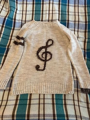 Musiqi sviter qızlar üçün. Ölçüsü M, amma S gedər. Yaxşı vəziyyətdə lalafo.az -da Musiqi sviter qızlar üçün. Ölçüsü M, amma S gedər. Yaxşı vəziyyətdə