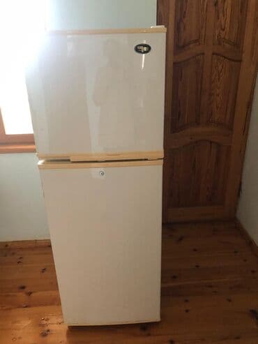 İki qapılı məişət soyuducusu - Yuxarıda dondurucu bölmə, aşağıda əsas lalafo.az -da İki qapılı məişət soyuducusu - Yuxarıda dondurucu bölmə, aşağıda əsas