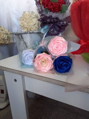 Istenlen rengde tek gül buketi 1 aze çatdırılma var lalafo.az -da Istenlen rengde tek gül buketi 1 aze çatdırılma var