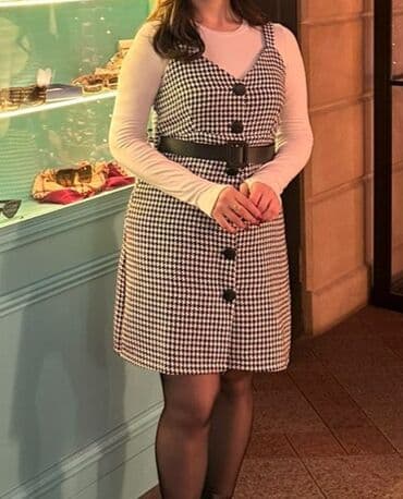 Klassik “herringbone/itburnu” (qazayağı) naxışlı qadın paltarı. - lalafo.az -da Klassik “herringbone/itburnu” (qazayağı) naxışlı qadın paltarı. -