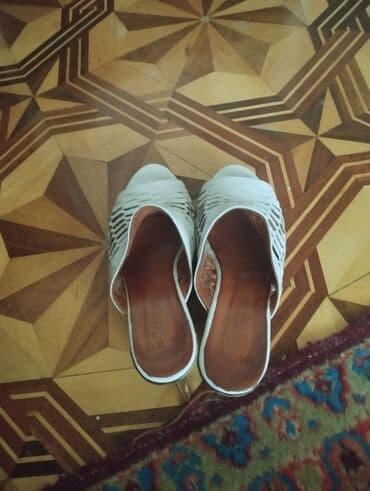 Sabo, Ölçü: 38, rəng - Ağ, İşlənmiş lalafo.az -da Sabo, Ölçü: 38, rəng - Ağ, İşlənmiş