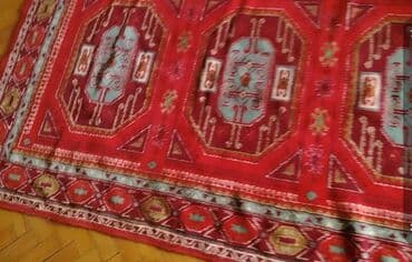 Qırmızı rənglərin üstünlük təşkil etdiyi, Şərq motivli naxışlarla lalafo.az -da Qırmızı rənglərin üstünlük təşkil etdiyi, Şərq motivli naxışlarla