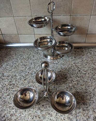 Nikelli çərəz qabları. 4 dənəli 100 man, 3 dənəli 50 man. Ünvan lalafo.az -da Nikelli çərəz qabları. 4 dənəli 100 man, 3 dənəli 50 man. Ünvan