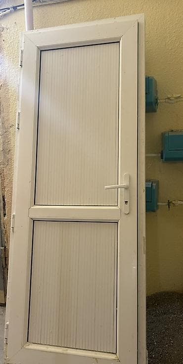 PVC qapı dəsti - Material: ağ rəngli PVC/profil karkas, iki bölməli lalafo.az -da PVC qapı dəsti - Material: ağ rəngli PVC/profil karkas, iki bölməli