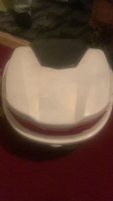 Moped/skuter üçün arxa baqaj çantası (top case) - Rəng: ağ (üst lalafo.az -da Moped/skuter üçün arxa baqaj çantası (top case) - Rəng: ağ (üst