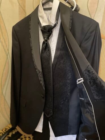 Костюм в отличном состоянии, все вопросы по телефону lalafo.az -da Костюм в отличном состоянии, все вопросы по телефону