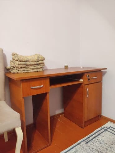 Kompyuter masası İdeal vəziyyətdədir lalafo.az -da Kompyuter masası İdeal vəziyyətdədir