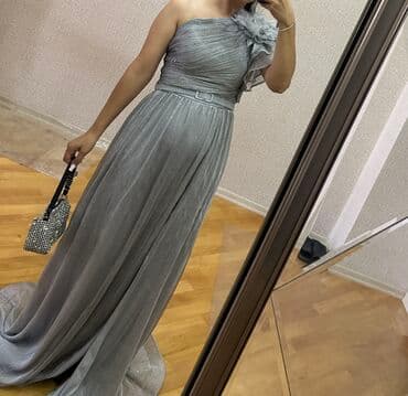 300 azn alinib bir defe toya geyinilib lalafo.az -da 300 azn alinib bir defe toya geyinilib