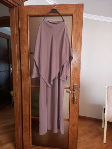 Tünd tozlu-ciyer rəngdə uzun geyim və uyğun örtü (şal) dəsti. - lalafo.az -da Tünd tozlu-ciyer rəngdə uzun geyim və uyğun örtü (şal) dəsti. -