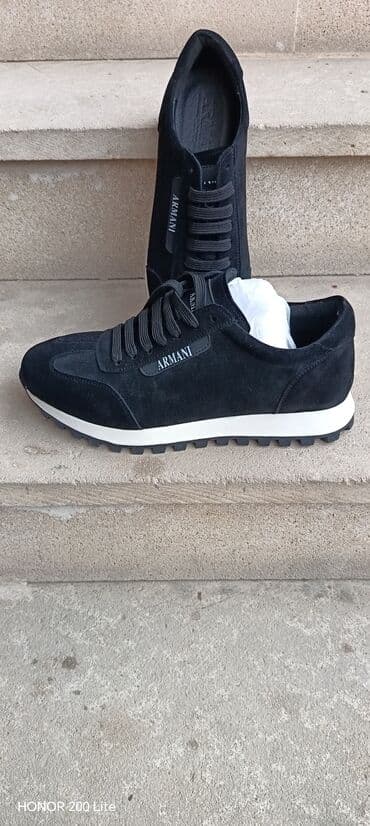 Armani kişi krossovkası – klassik qara rəngdə. - Material: yumşaq lalafo.az -da Armani kişi krossovkası – klassik qara rəngdə. - Material: yumşaq