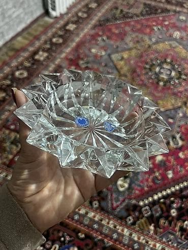 Şüşə külqabı – kəsmə naxışlı, şəffaf kristal dizayn. - Material lalafo.az -da Şüşə külqabı – kəsmə naxışlı, şəffaf kristal dizayn. - Material