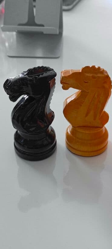 Dəbilqələr: Şəxsi kolleksiyadan.Ekskluziv-taxtanın iç tərəfində əfsanəvi Ukrayna lalafo.az -da — 29 Dəbilqələr: Şəxsi kolleksiyadan.Ekskluziv-taxtanın iç tərəfində əfsanəvi Ukrayna — 29