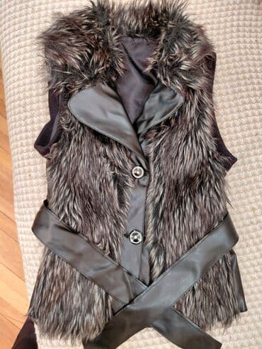 5-7 yaş Qız uşaqları üçün kürklü jiletka. az geyinilib.İsti saxlayır lalafo.az -da 5-7 yaş Qız uşaqları üçün kürklü jiletka. az geyinilib.İsti saxlayır