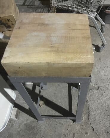 Ağır işlər üçün taxta kəsim bloku/stolu - Üst hissə: qalın, massiv lalafo.az -da Ağır işlər üçün taxta kəsim bloku/stolu - Üst hissə: qalın, massiv