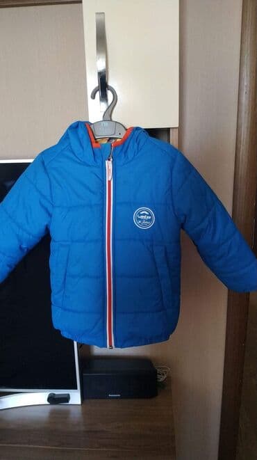Куртка тепла двух сторонняя,как новая брали в Москве на 4/5/6 лет lalafo.az -da Куртка тепла двух сторонняя,как новая брали в Москве на 4/5/6 лет