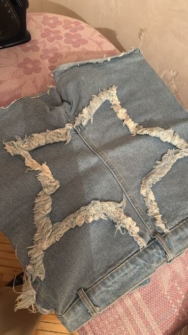 Şortlar: Cins şort – açıq mavi, “destroyed/ripped” dizaynlı. - Material lalafo.az -da — 2 Şortlar: Cins şort – açıq mavi, “destroyed/ripped” dizaynlı. - Material — 2