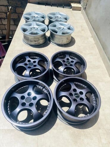 Avtomobillər üçün nəzərdə tutulmuş boz rəngli təkər diski. Bu metal lalafo.az -da Avtomobillər üçün nəzərdə tutulmuş boz rəngli təkər diski. Bu metal
