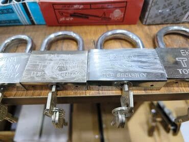 Məhsul: Açarları ilə birlikdə metal asma qıfıllar Xüsusiyyətlər: - lalafo.az -da Məhsul: Açarları ilə birlikdə metal asma qıfıllar Xüsusiyyətlər: -