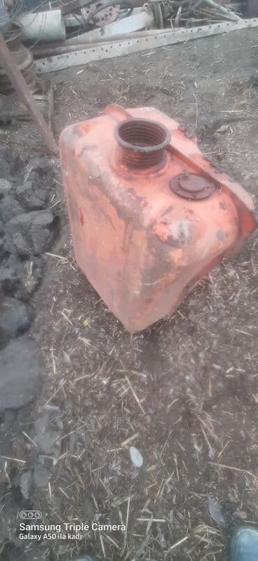 Карбюраторы: T 25 traktorun yanacaq bakı var istəyən olsa əlaqə saxlaya bilər at lalafo.az — 2 Карбюраторы: T 25 traktorun yanacaq bakı var istəyən olsa əlaqə saxlaya bilər — 2