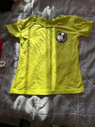 Parlaq limon-yaşıl rəngdə iki hissəli geyim dəsti: - Qısaqoll T‑şört lalafo.az -da Parlaq limon-yaşıl rəngdə iki hissəli geyim dəsti: - Qısaqoll T‑şört