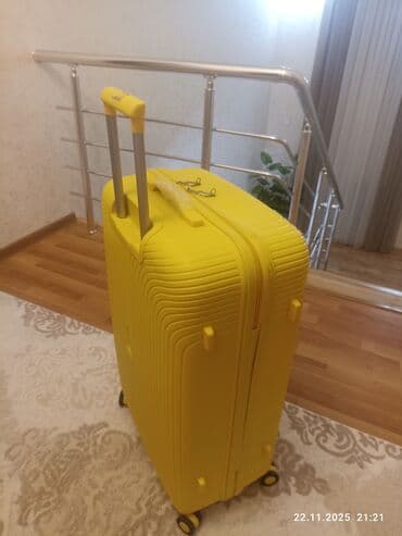 Parlaq sarı rəngdə səyahət çamadanı - Material: sərt korpus (yüngül lalafo.az -da Parlaq sarı rəngdə səyahət çamadanı - Material: sərt korpus (yüngül