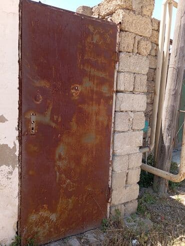 Demir seyf ağırdır kenarları qalın şvellerdir bine qesebesi endirmde lalafo.az -da Demir seyf ağırdır kenarları qalın şvellerdir bine qesebesi endirmde