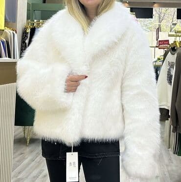 Ağ rəngli süni kürk qadın paltosu - Yumşaq, tüklü tekstura – lalafo.az -da Ağ rəngli süni kürk qadın paltosu - Yumşaq, tüklü tekstura –