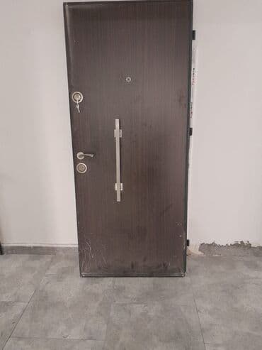 Teze qapidi evden cixib islenmeyib demeli qapinin cercivesi 2.5 1.5 di lalafo.az -da Teze qapidi evden cixib islenmeyib demeli qapinin cercivesi 2.5 1.5 di