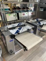 Xəmir açan aparat
qiymət : 1400 azn lalafo.az -da Xəmir açan aparat
qiymət : 1400 azn