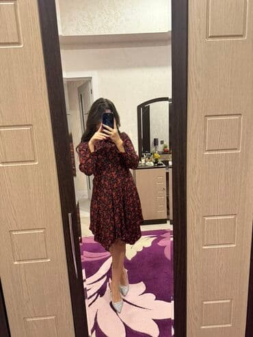 Qadın donu — qara fon üzərində qırmızı floral naxışlı - Siluet lalafo.az -da Qadın donu — qara fon üzərində qırmızı floral naxışlı - Siluet