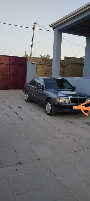 Mercedes-Benz 190: 1.8 l | 1990 il Sedan lalafo.az -da Mercedes-Benz 190: 1.8 l | 1990 il Sedan