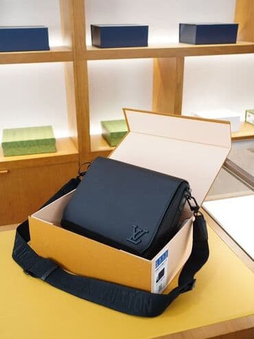 Çiyin çantası, Louis Vuitton, Yeni lalafo.az -da Çiyin çantası, Louis Vuitton, Yeni