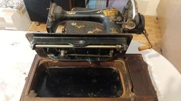 Antik mexaniki tikiş maşını – əl çarxlı - Klassik döküm gövdə, qara lalafo.az -da Antik mexaniki tikiş maşını – əl çarxlı - Klassik döküm gövdə, qara