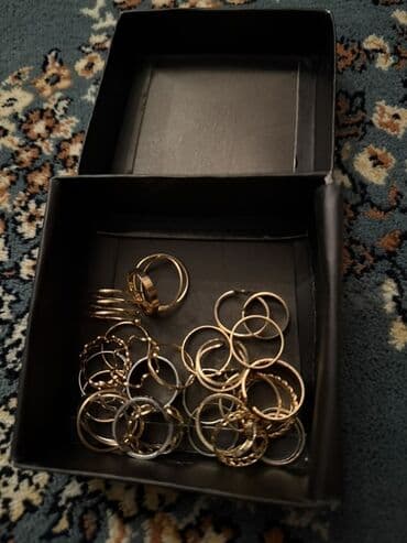 Qızılı tonlarda qadın üzükləri seti
Razmerleri cixdu packasi 15 manat lalafo.az -da Qızılı tonlarda qadın üzükləri seti
Razmerleri cixdu packasi 15 manat