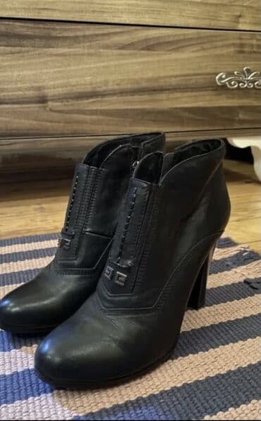 Угги: Полусапоги, Размер: 39, цвет - Черный, Б/у at lalafo.az — 1 Угги: Полусапоги, Размер: 39, цвет - Черный, Б/у — 1