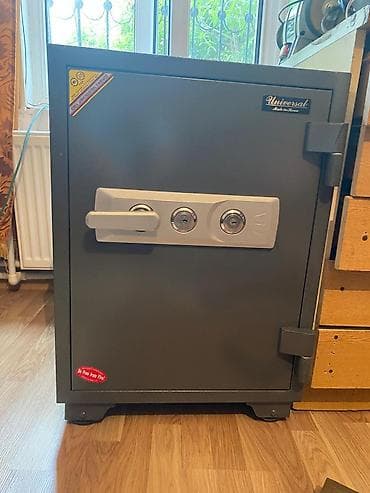 Universal markalı seyf - Ölçülər: hündürlük 70 sm, eni 46 sm at lalafo.az Universal markalı seyf - Ölçülər: hündürlük 70 sm, eni 46 sm