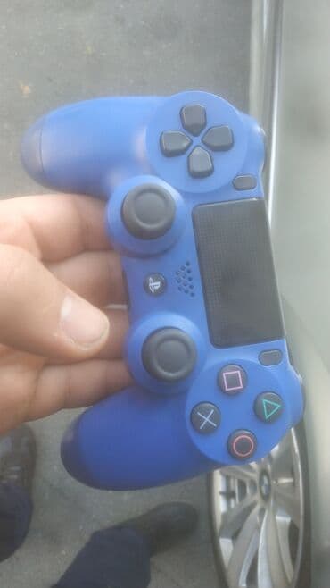 PlayStation 4 DualShock 4 idarəetmə pulti – mavi rəng. Xüsusiyyətlər lalafo.az -da PlayStation 4 DualShock 4 idarəetmə pulti – mavi rəng. Xüsusiyyətlər
