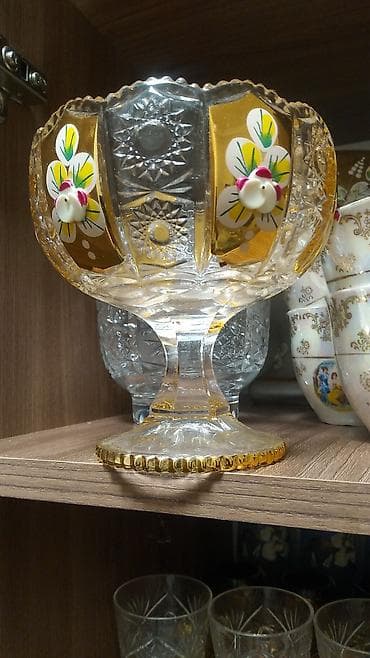Ucuz qiymete tecili satılır - Material: qalın kəsimli büllur şüşə - at lalafo.az Ucuz qiymete tecili satılır - Material: qalın kəsimli büllur şüşə -
