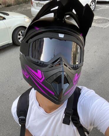 Enduro/Dirt stilində tam üzlüq kask - Rəng: mat qara gövdə üzərində lalafo.az -da Enduro/Dirt stilində tam üzlüq kask - Rəng: mat qara gövdə üzərində