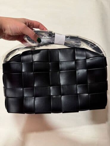 Qara toxuma dizaynlı çanta - Material: süni dəri, qalın və hamar lalafo.az -da Qara toxuma dizaynlı çanta - Material: süni dəri, qalın və hamar