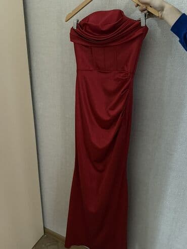Qadın axşam/qala donu – qırmızı, uzun - Model: Strapless (çiyinləri lalafo.az -da Qadın axşam/qala donu – qırmızı, uzun - Model: Strapless (çiyinləri