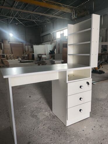 Столы для директора на заказ: Ağ rəngli funksional manikür masası - Üst hissədə üç səviyyəli açıq at lalafo.az — 6 Столы для директора на заказ: Ağ rəngli funksional manikür masası - Üst hissədə üç səviyyəli açıq — 6