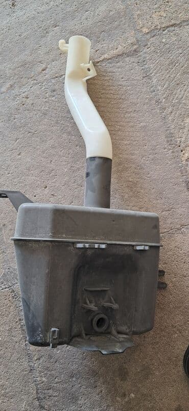 Kia sportage 2 üçün şüşəsilən su qabı lalafo.az -da Kia sportage 2 üçün şüşəsilən su qabı