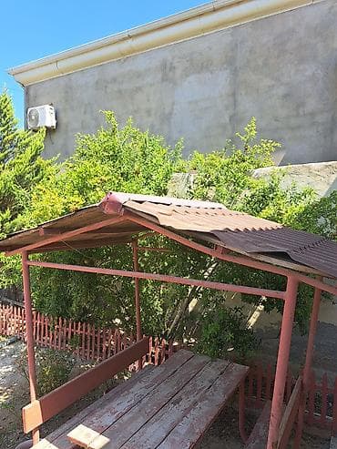 Metall karkaslı, taxta oturacaqlı və masalı bağ köşkü (üstü örtüklü lalafo.az -da Metall karkaslı, taxta oturacaqlı və masalı bağ köşkü (üstü örtüklü