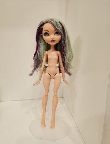 Кукла Эвер Афтер Хай идет в комплекте с подставкой, но без одежды lalafo.az -da Кукла Эвер Афтер Хай идет в комплекте с подставкой, но без одежды