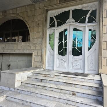 Obyekt – mərmər pilləkənləri və dekorativ fasadı olan geniş iki lalafo.az -da Obyekt – mərmər pilləkənləri və dekorativ fasadı olan geniş iki