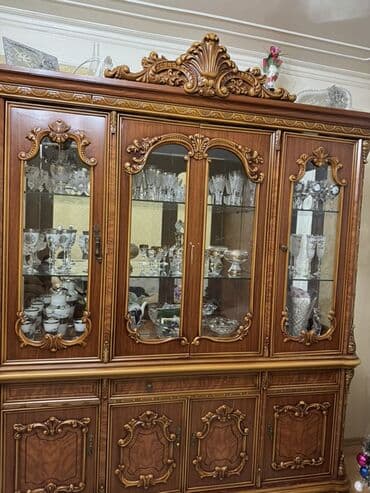 Şüşəli dolab vitrini, İşlənmiş, Ünvandan götürmə lalafo.az -da Şüşəli dolab vitrini, İşlənmiş, Ünvandan götürmə